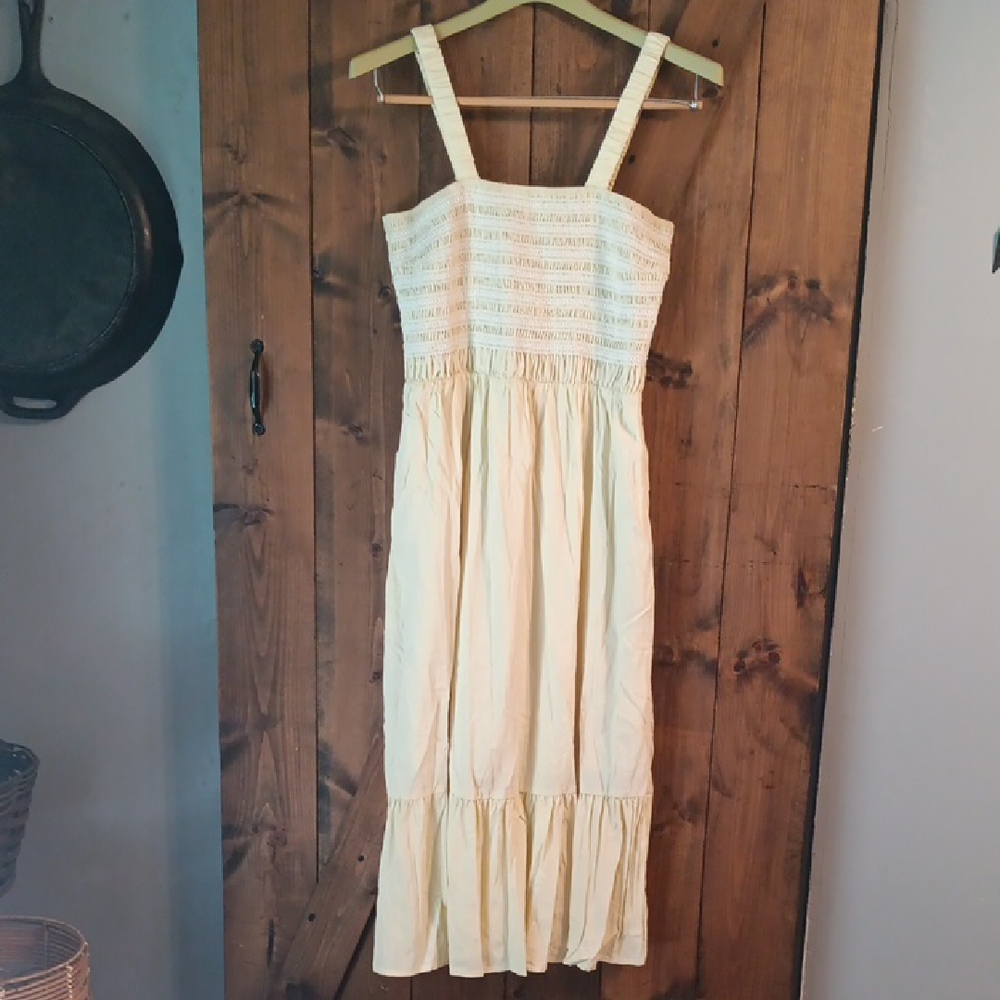 Elegant Cream Sleeveless Dress